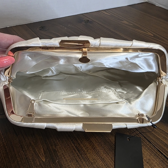 Badgley Mischka Offwhite Clutch With Removable Gold Chain